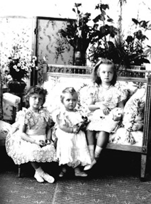 (De izq. a der.) Tatiana, Maria y Olga Romanov. Imagen tomada de "Los Romanov: una familia real".